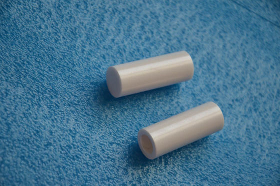 Yüksek Hassasiyetli 6.0 g / cm3 ZrO2 Zirkonya Seramik Tüpler Burç Kovanı