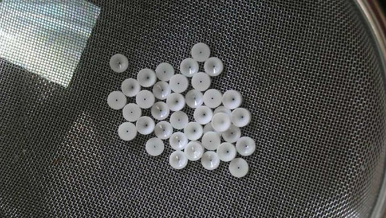 Yüksek Sertlik Yoğunluklu Zirkonya Seramik Parçalar 6.0g / cm3 Seramik Kumlama Nozulları